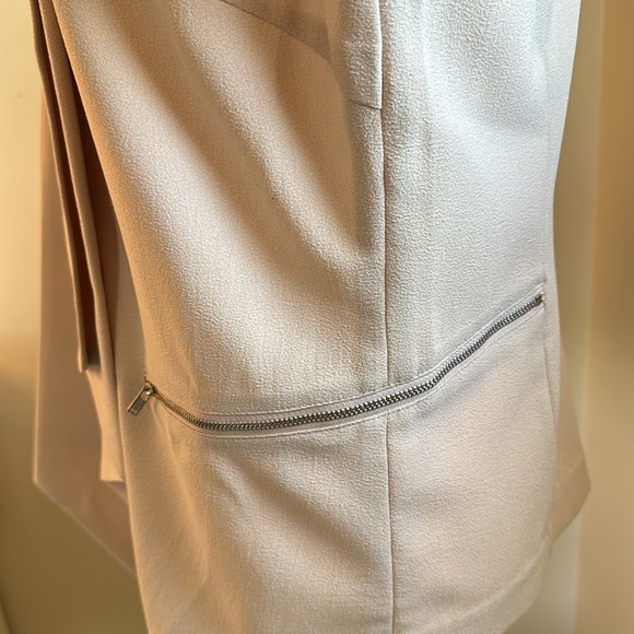 Umgee Medium Tan Blazer with zipper pockets - Picture 9 of 9